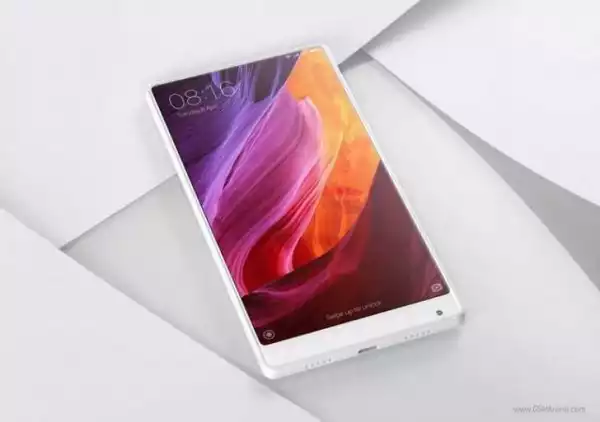 Xiaomi announces white Mi Mix at CES, still China-only